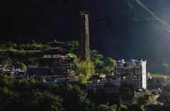 成都爱尔丹巴光明行:有阴影的地方,